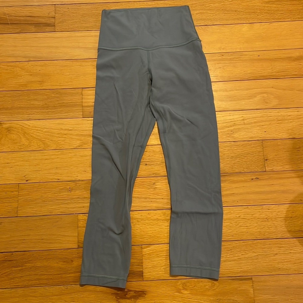 light blue lululemon leggings size 2 length 21 cropped